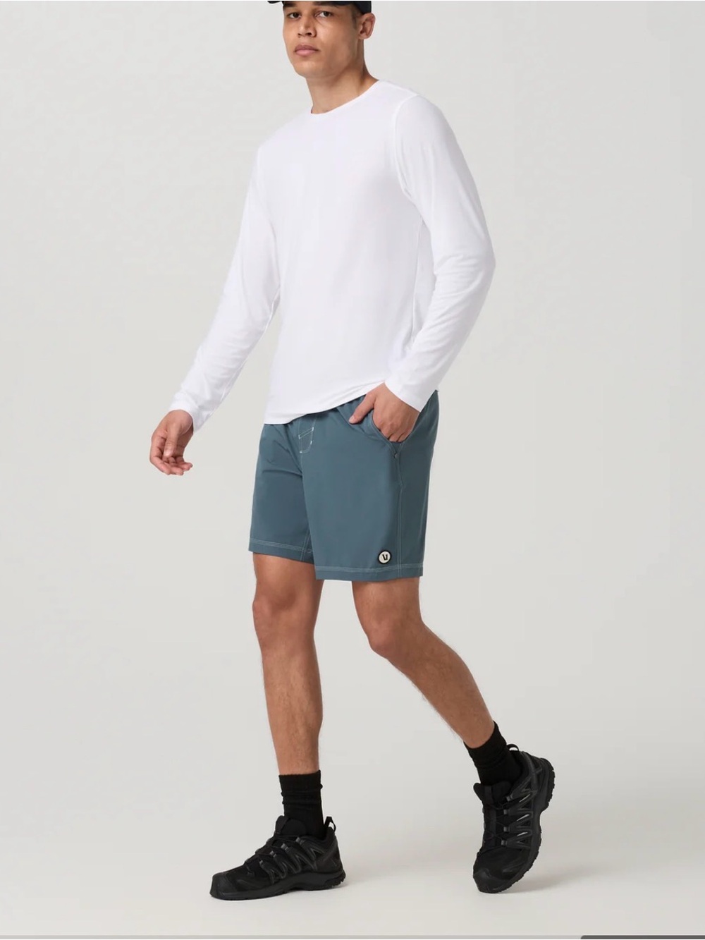 Vuori Men's Athletic Shorts Gray Black Size M EUC Activewear Sporty Athleisure